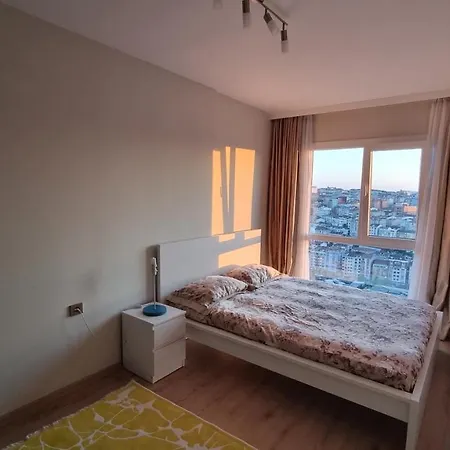 Apartment With Great City View 2 *